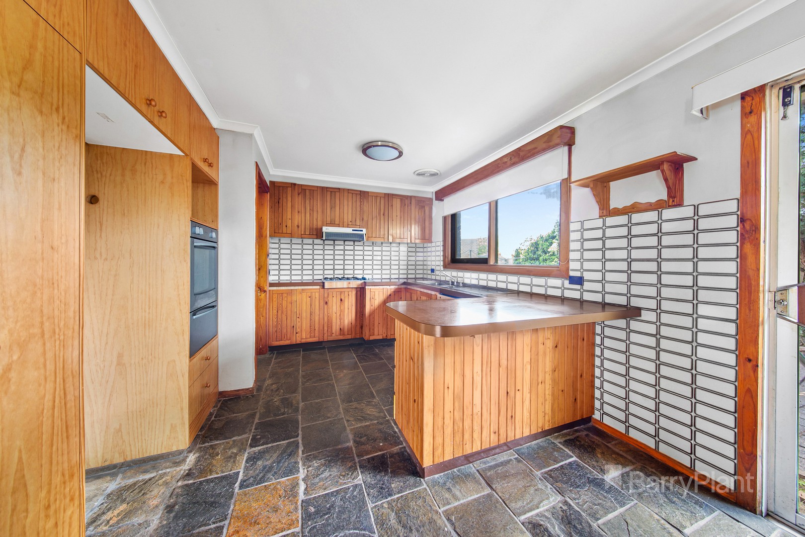 2 Belfort Street, St Albans, VIC 3021 - Thumbnail 2 - 29/04/2025