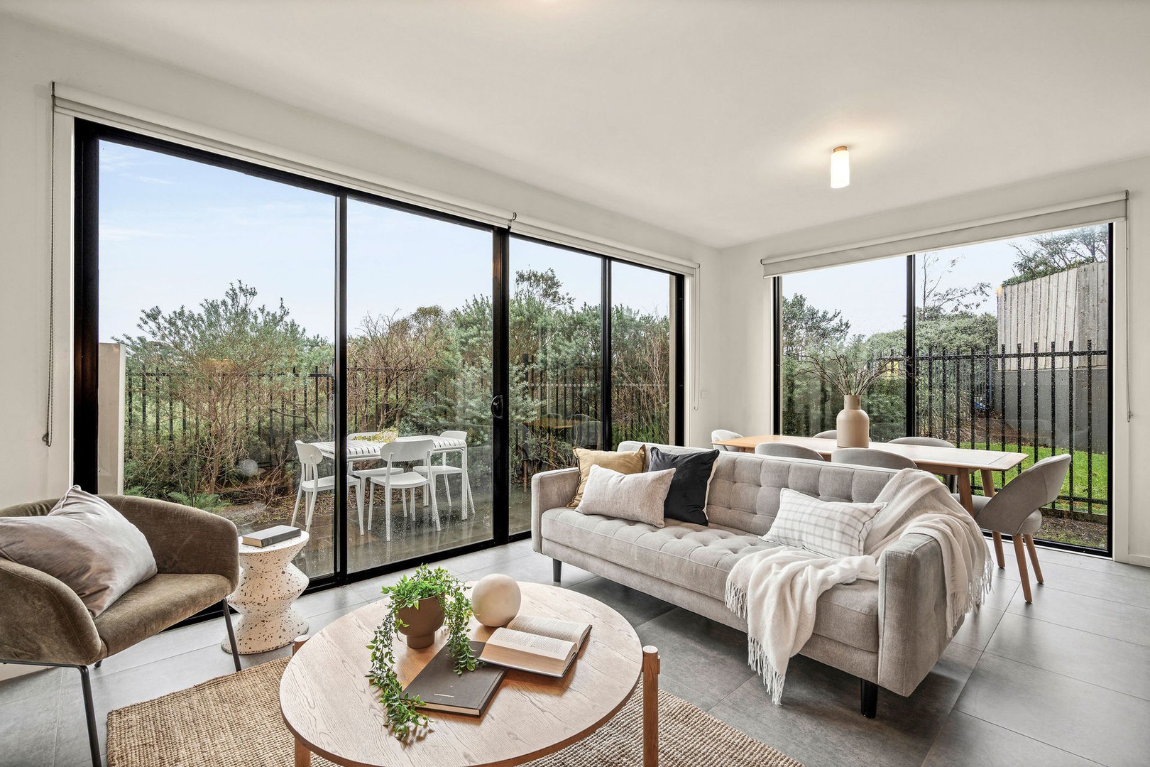 2 Belle Vista, Keilor East, VIC 3033 - Thumbnail 2 - 02/07/2026