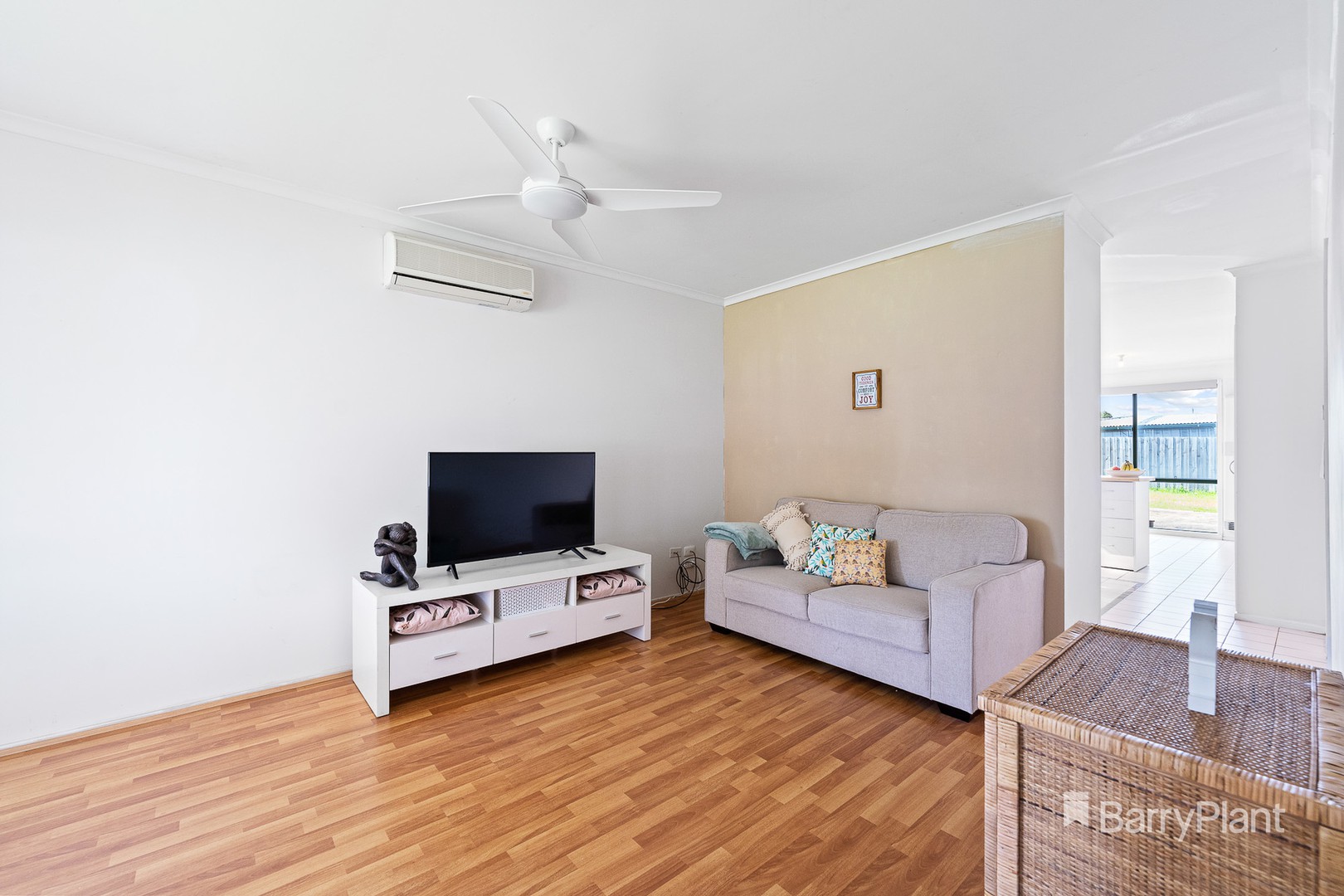 2 Benaud Close, Meadow Heights, VIC 3048, Meadow Heights - Thumbnail 4