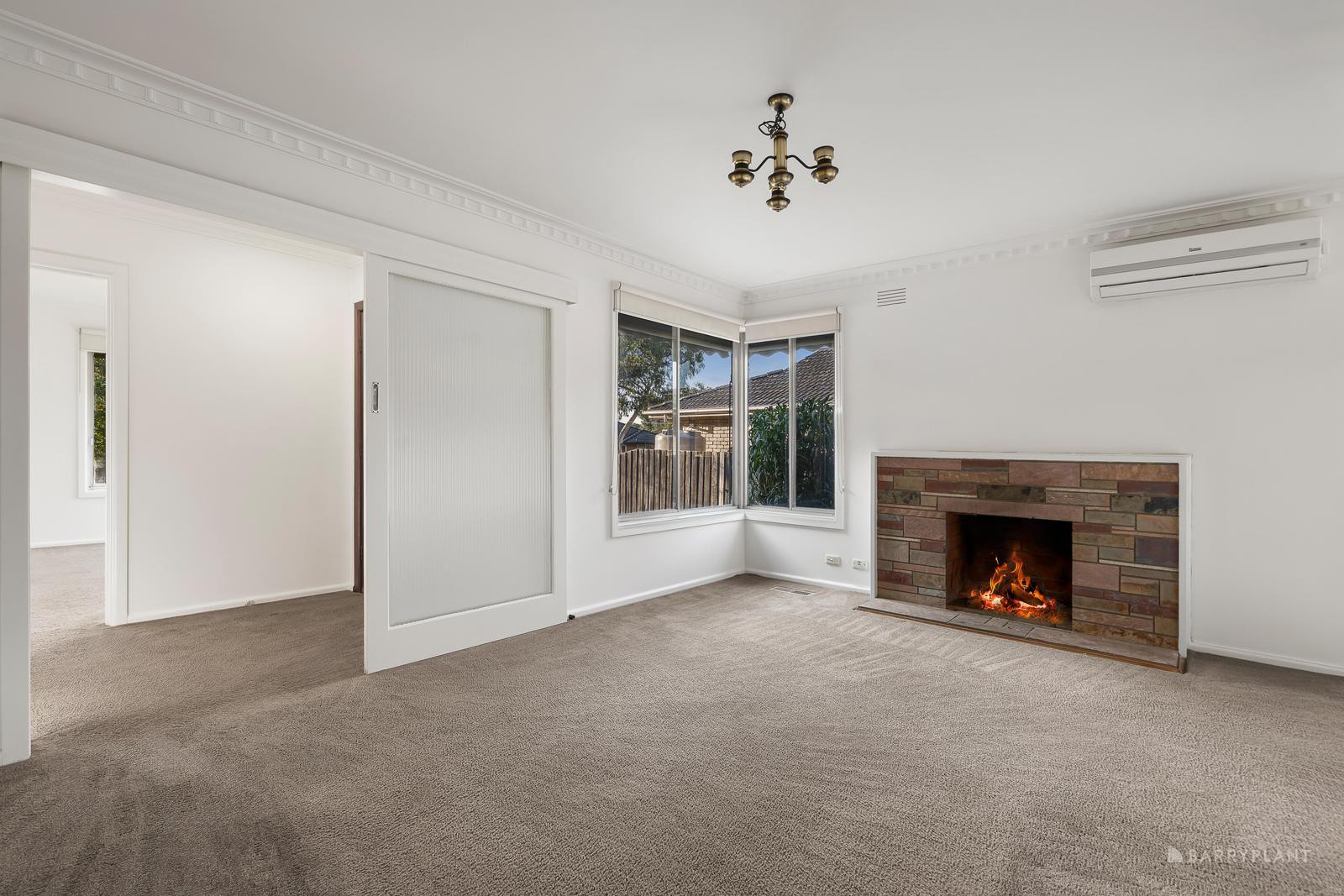 2 Bernard Crescent, Bundoora, VIC 3083 - Thumbnail 2 - 21/06/2024