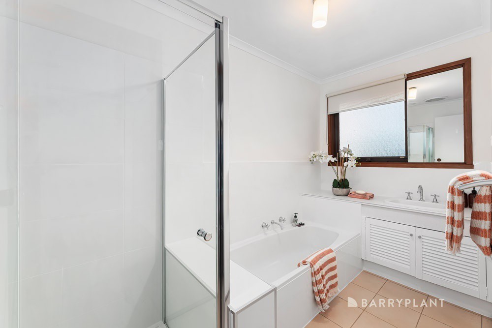 2 Birchfield Crescent, Wantirna, VIC 3152, Wantirna - Thumbnail 8
