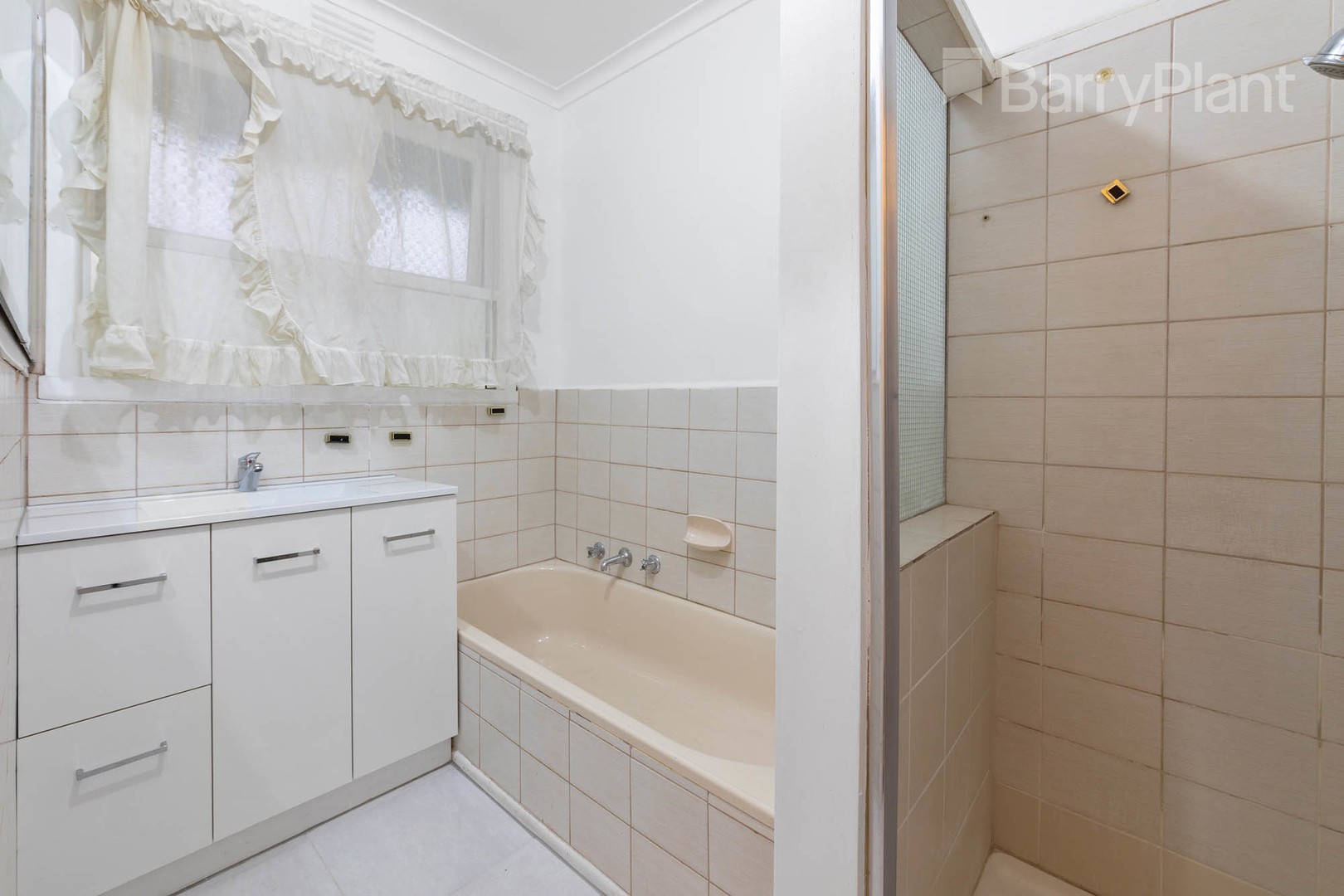 2 Bond Court, Keilor East, VIC 3033, Keilor East - Thumbnail 3