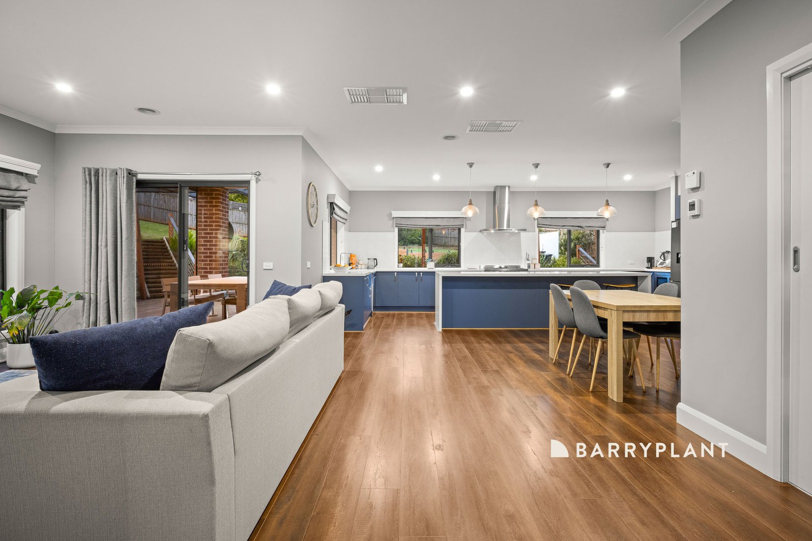 2 Bradley Place, Warragul, VIC 3820 - Thumbnail 2 - 26/11/2025