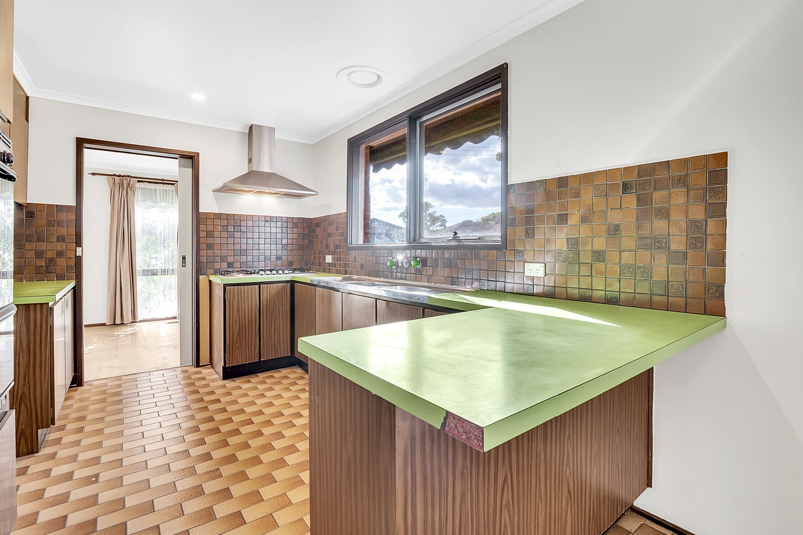 2 Brampton Close, Craigieburn, VIC 3064, Craigieburn - Thumbnail 3