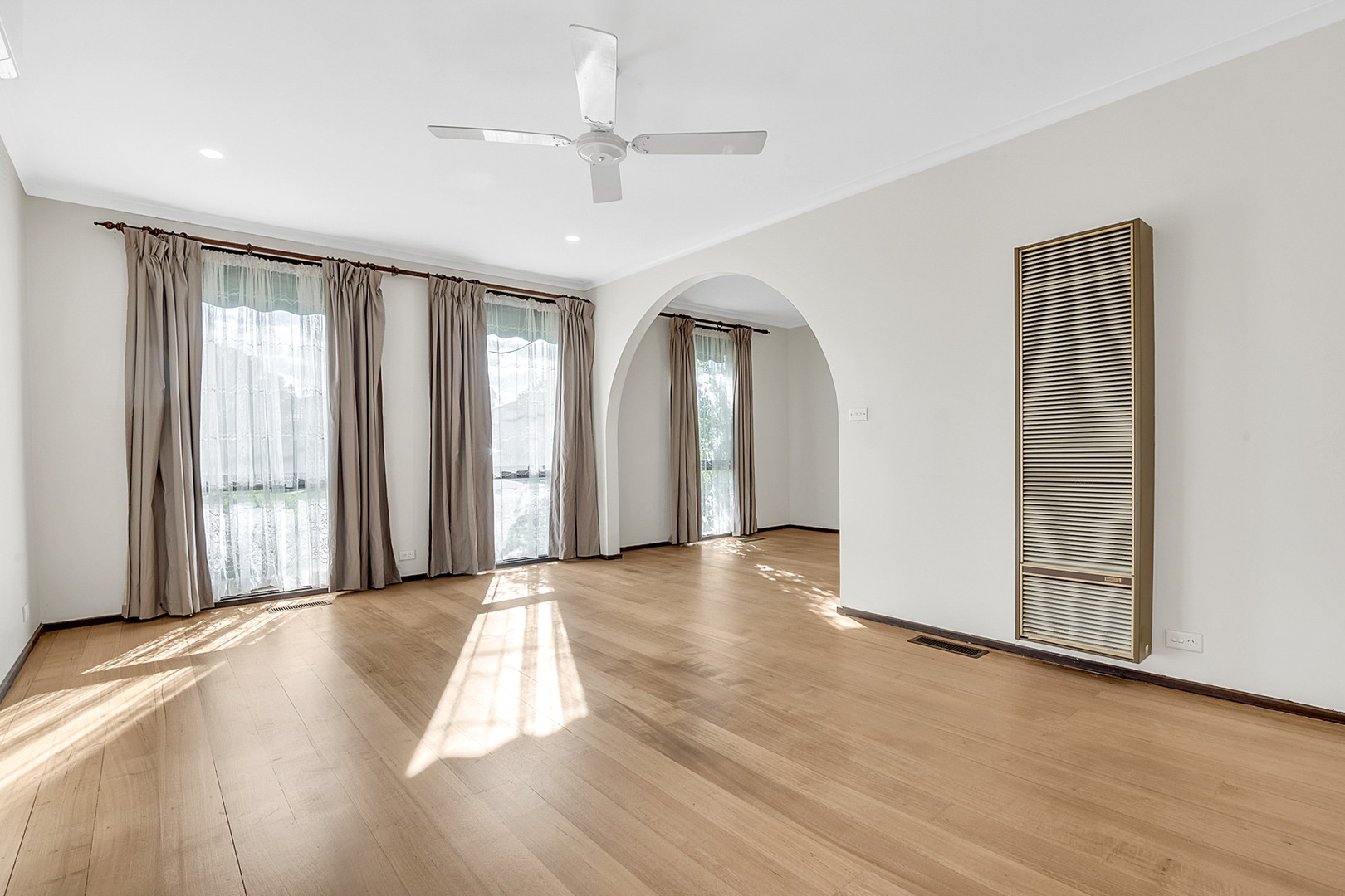 2 Brampton Close, Craigieburn, VIC 3064, Craigieburn - Thumbnail 6