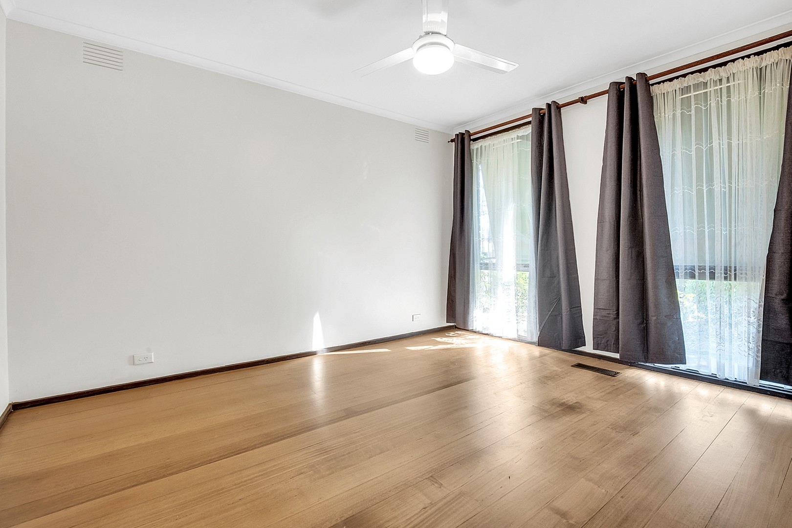 2 Brampton Close, Craigieburn, VIC 3064, Craigieburn - Thumbnail 7