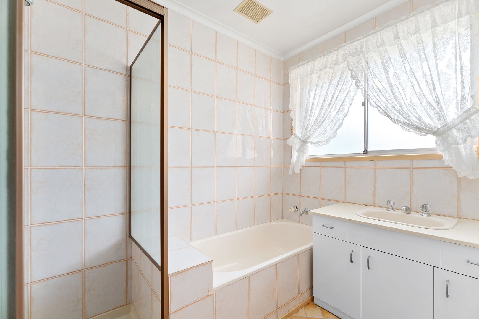 2 Briar Close, Gladstone Park, VIC 3043, Gladstone Park - Thumbnail 4