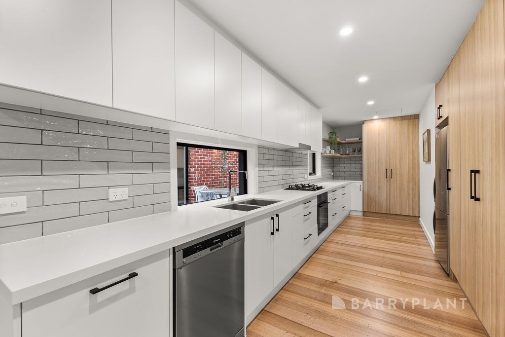 2 Caledonia Crescent, Mulgrave, VIC 3170, Mulgrave - Thumbnail 2