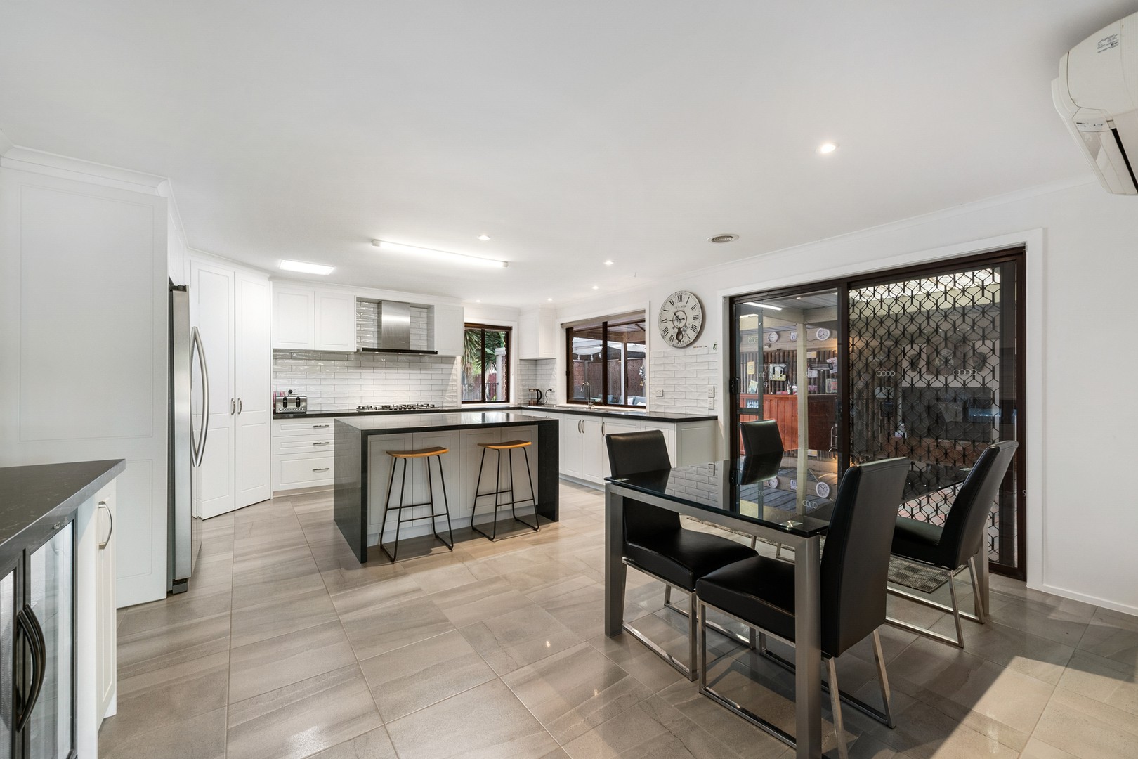 2 Canterbury Place, Werribee, VIC 3030, Werribee - Thumbnail 7