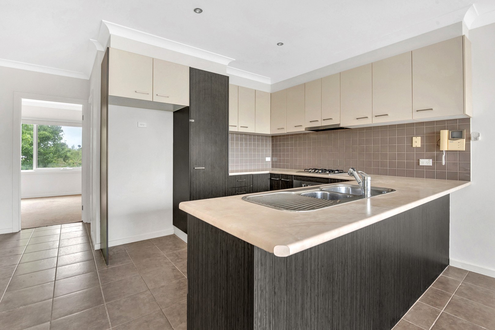2 Centennial Park Drive, Craigieburn, VIC 3064, Craigieburn - Thumbnail 2