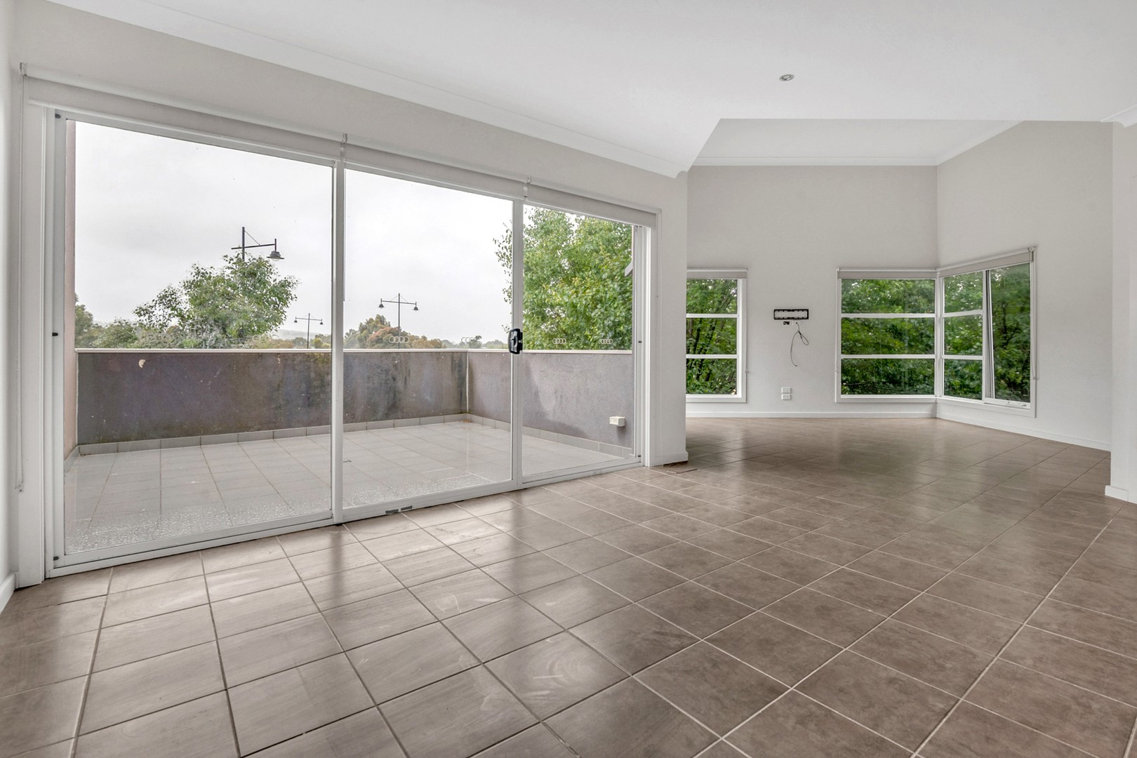 2 Centennial Park Drive, Craigieburn, VIC 3064, Craigieburn - Thumbnail 4