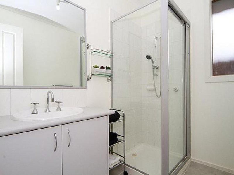 2 Centre Street, Reservoir, VIC 3073, Reservoir - Thumbnail 8
