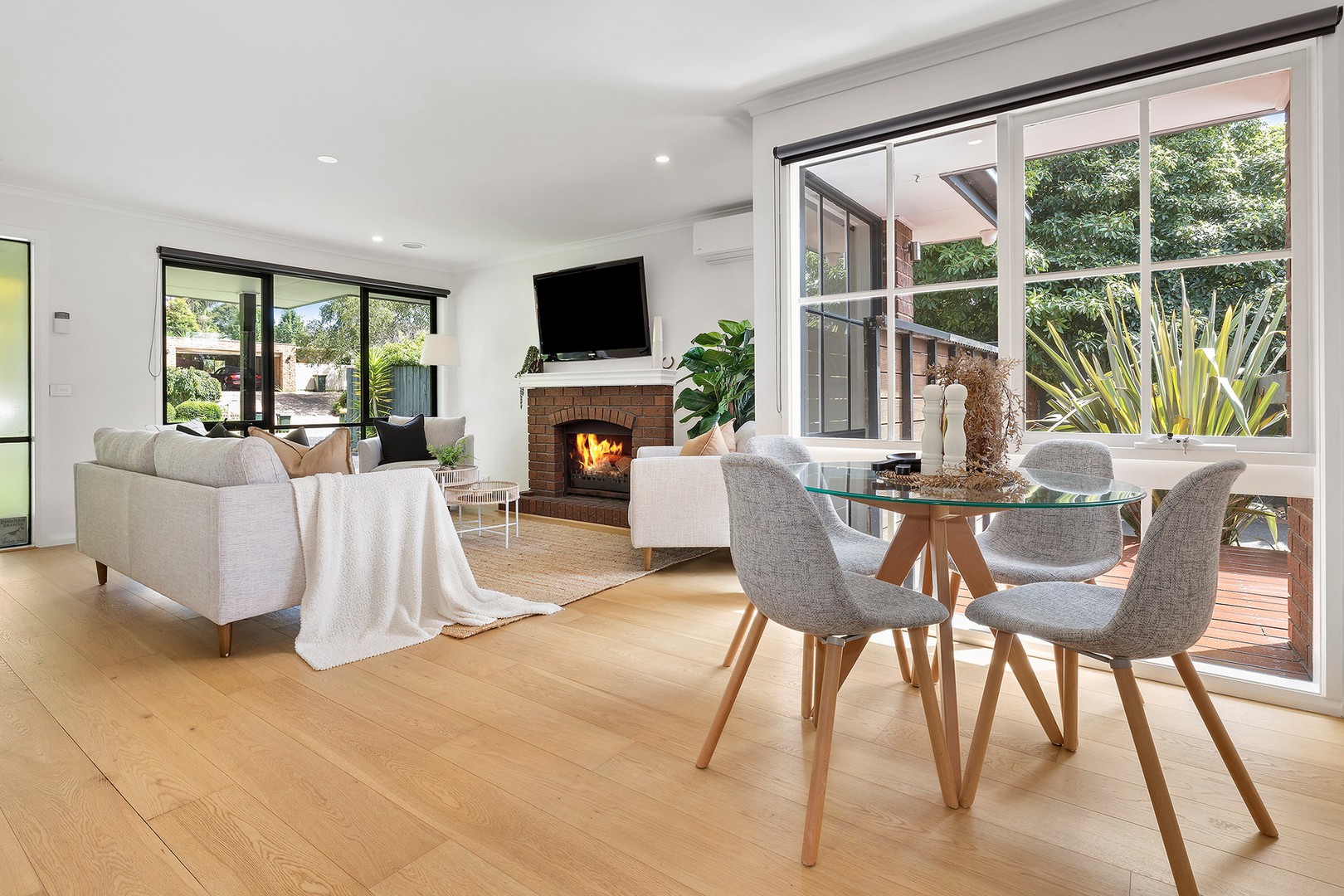 2 Chantilly Court, Frankston, VIC 3199, Frankston - Thumbnail 2