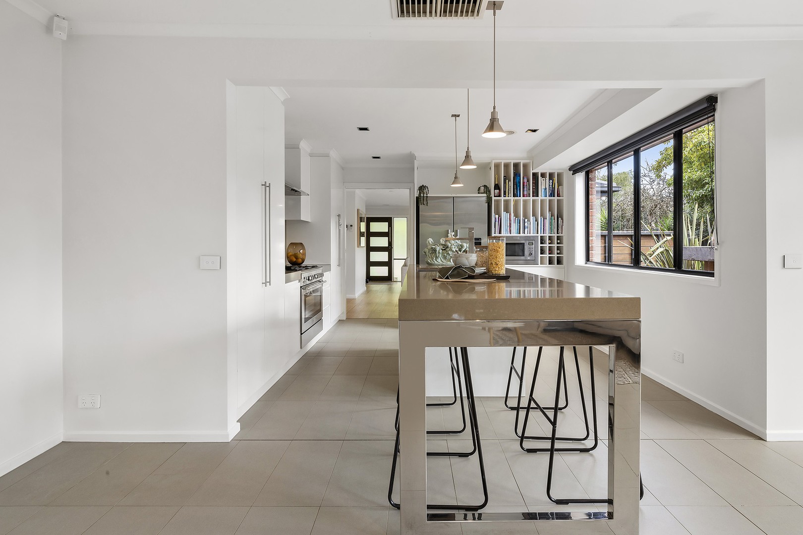 2 Chantilly Court, Frankston, VIC 3199, Frankston - Thumbnail 3