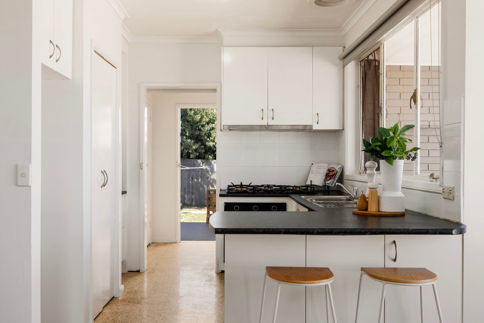 2 Chatsworth Avenue, Ardeer, VIC 3022, Ardeer - Thumbnail 4