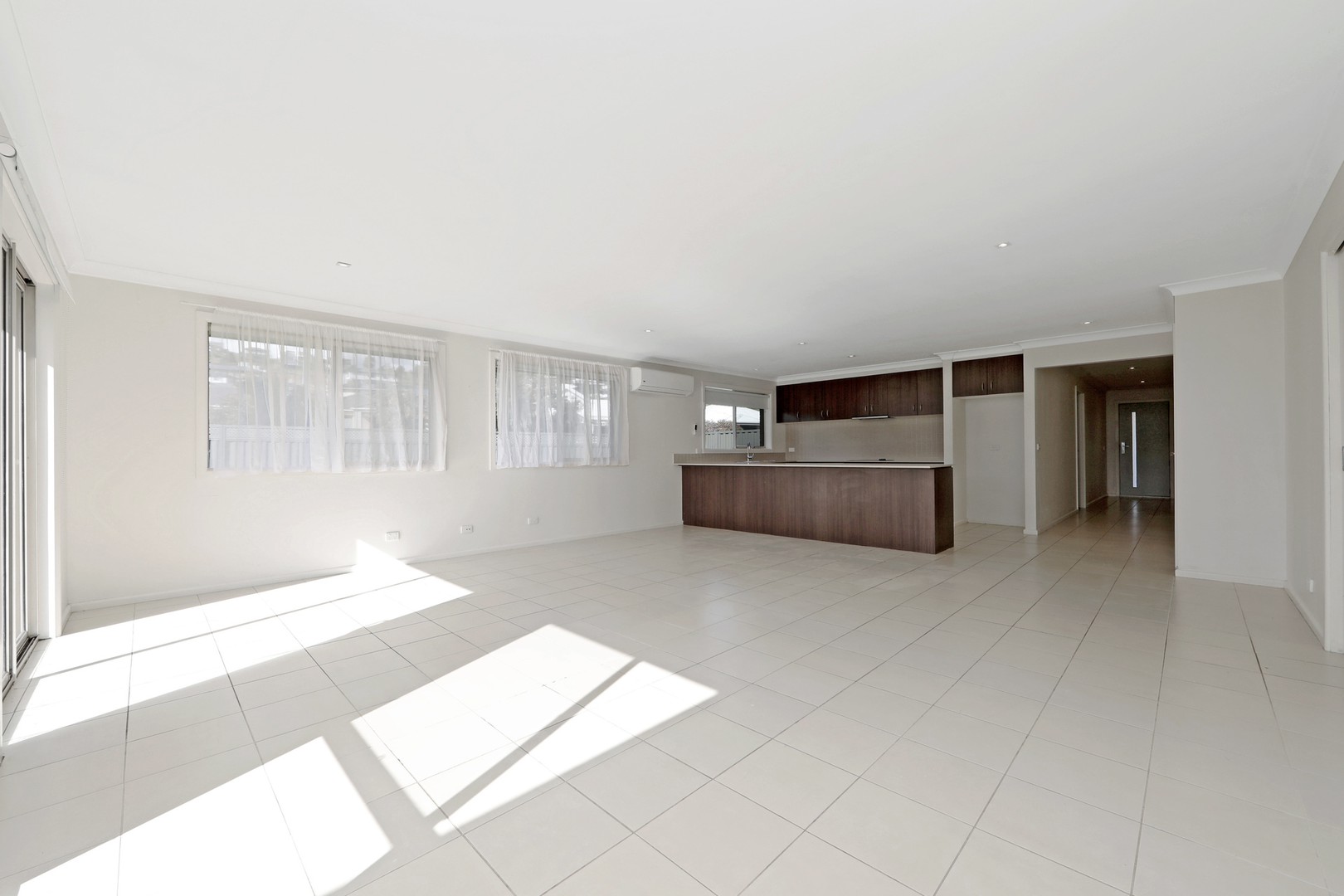 2 Chestnut Chase, Pakenham, VIC 3810, Pakenham - Thumbnail 3