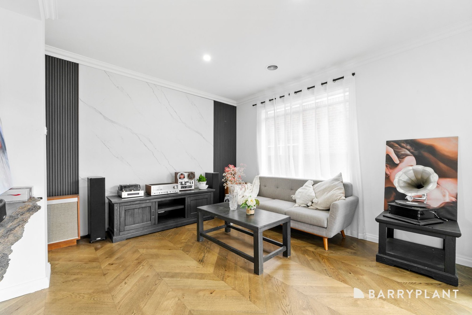 2 Chlosam Road, Cairnlea, VIC 3023, Cairnlea - Thumbnail 2