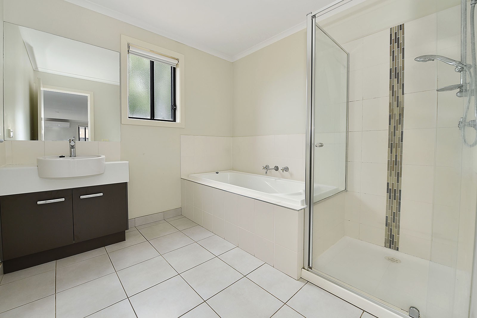 2 Circuit Drive, Truganina, VIC 3029 - Thumbnail 2 - 17/01/2023