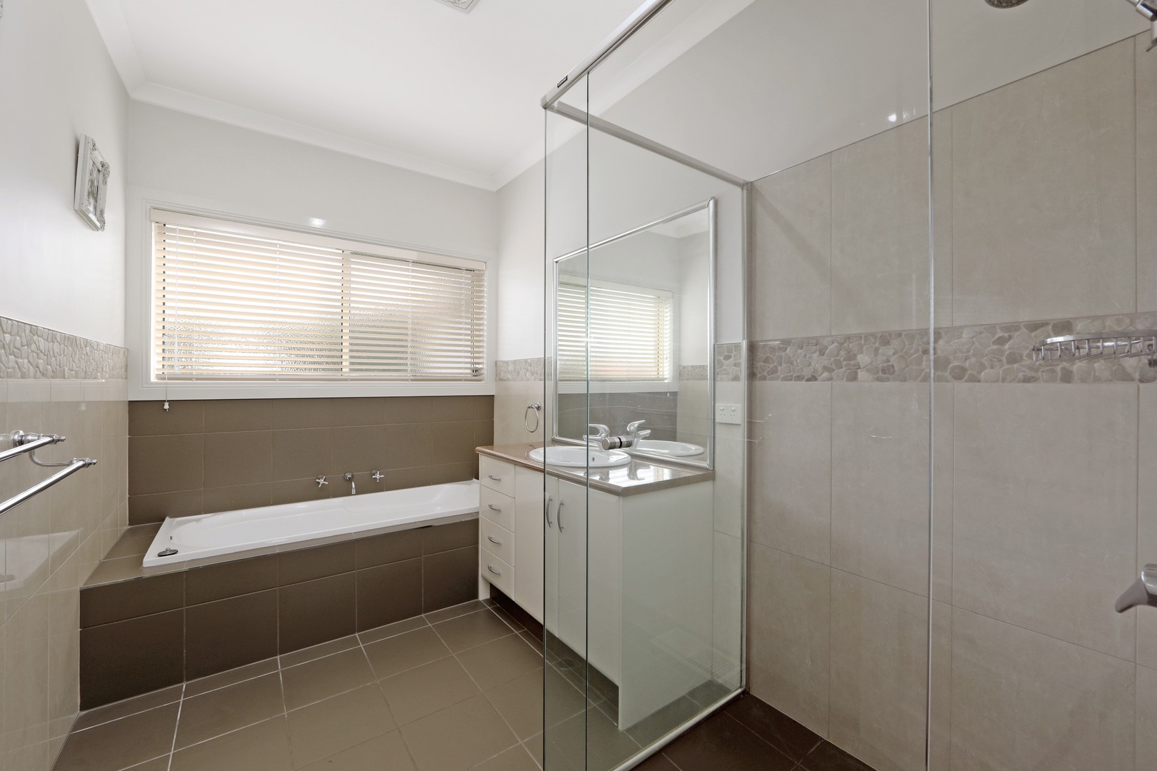 2 Clayden Rise, Lysterfield, VIC 3156, Lysterfield - Thumbnail 8