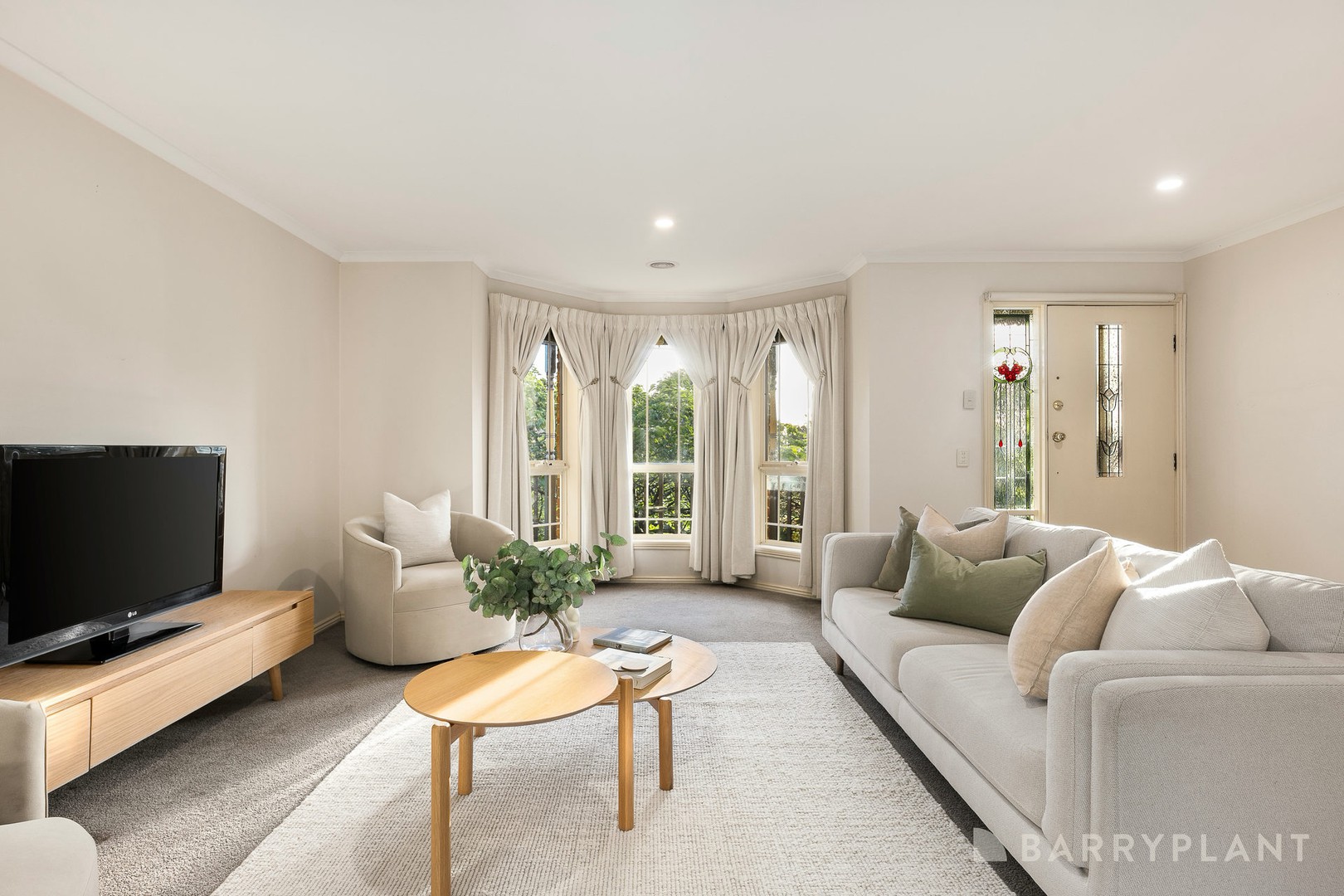 2 Commerford Place, Chirnside Park, VIC 3116 - Thumbnail 2 - 20/11/2025