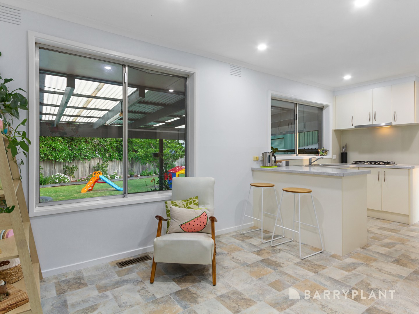 2 Cook Court, Ferntree Gully, VIC 3156, Ferntree Gully - Thumbnail 4