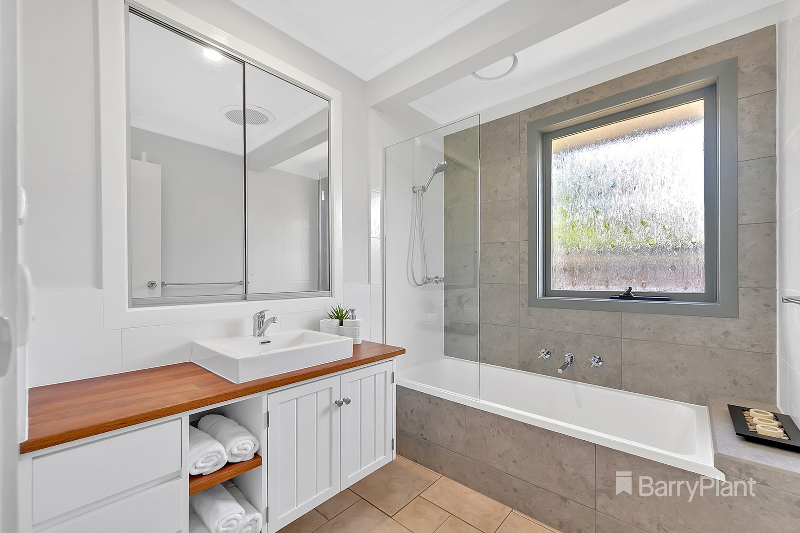 2 Coventry Crescent, Mill Park, VIC 3082, Mill Park - Thumbnail 8