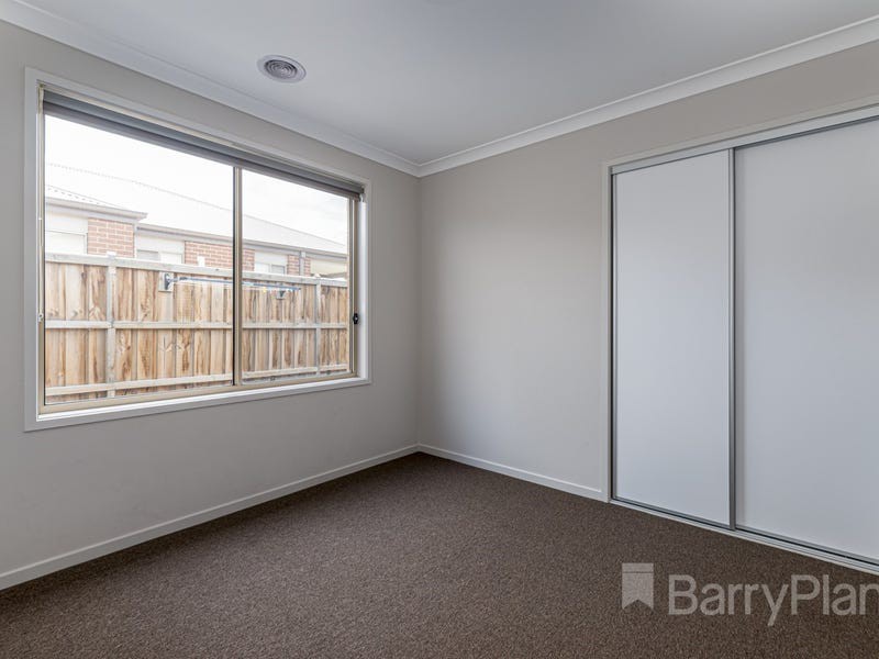 2 Crisp Street, Clyde North, VIC 3978, Clyde North - Thumbnail 6