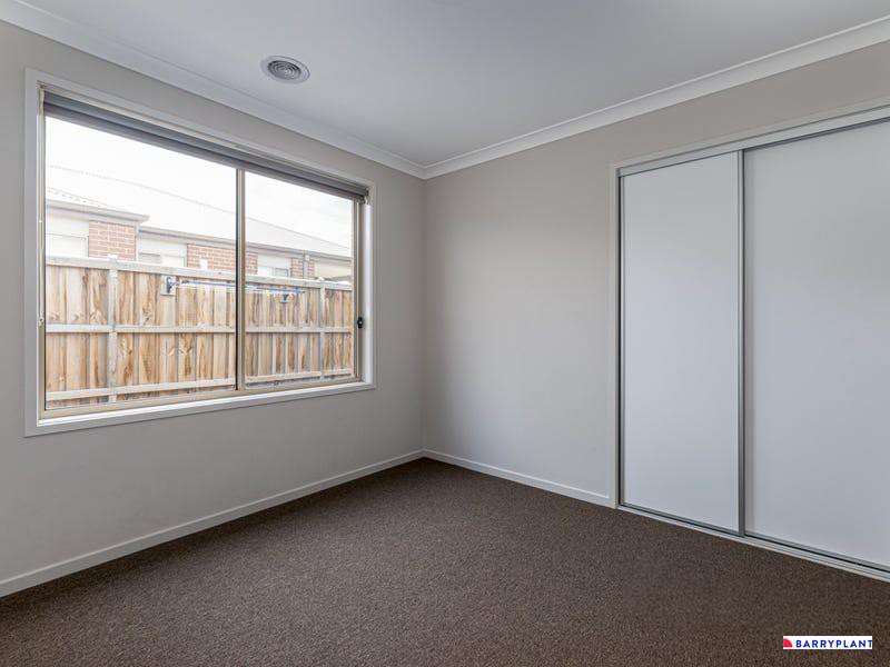 2 Crisp Street, Clyde North, VIC 3978, Clyde North - Thumbnail 7