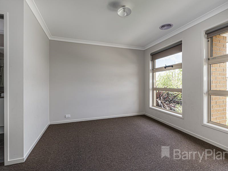 2 Crisp Street, Clyde North, VIC 3978, Clyde North - Thumbnail 8