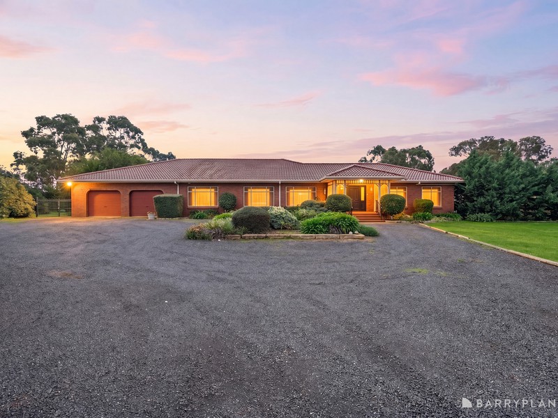 2 Croxton Drive, Kurunjang, VIC 3337 - Image - 29/06/2026