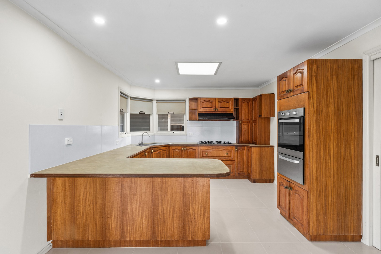 2 Damte Place, St Albans, VIC 3021 - Thumbnail 2 - 12/08/2026