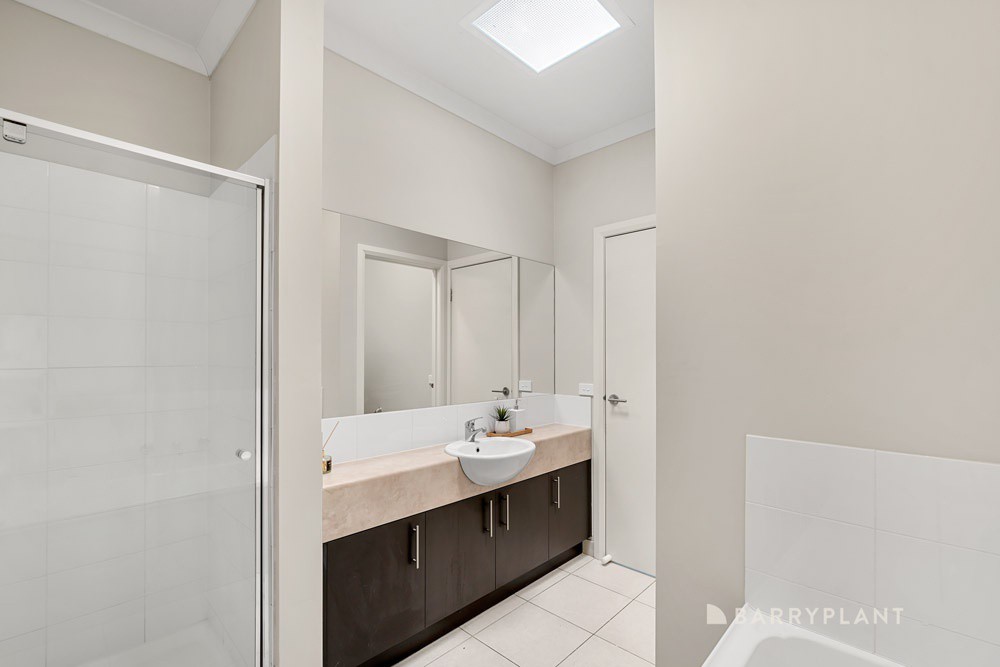 2 Deliza Walk, South Morang, VIC 3752, South Morang - Thumbnail 5