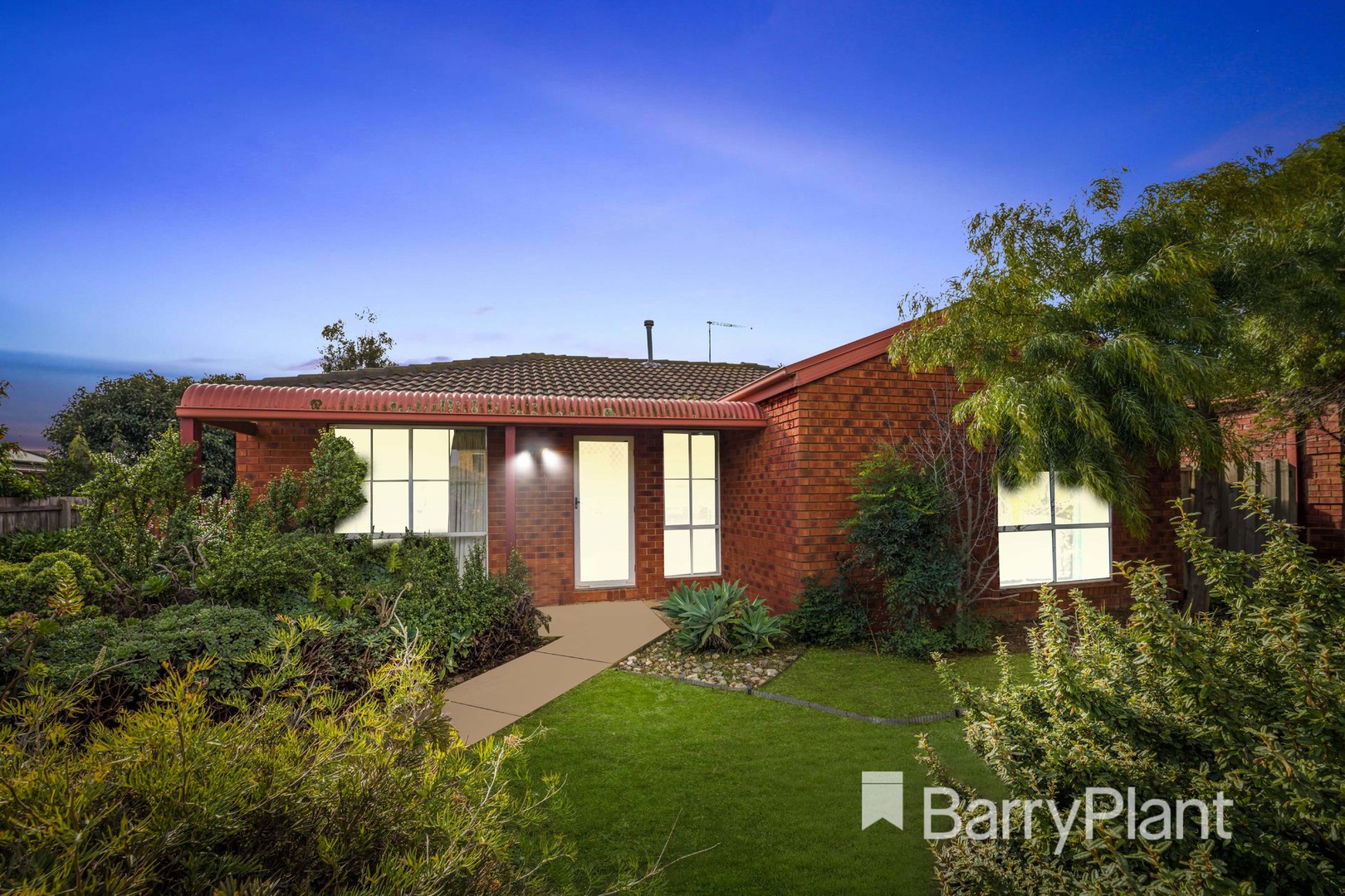 2 Denholme Court, Werribee, VIC 3030, Werribee - Thumbnail 2