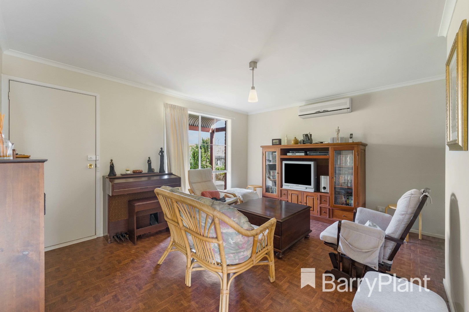 2 Denholme Court, Werribee, VIC 3030, Werribee - Thumbnail 4