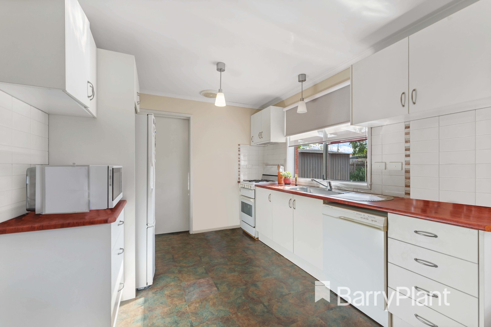 2 Denholme Court, Werribee, VIC 3030, Werribee - Thumbnail 5