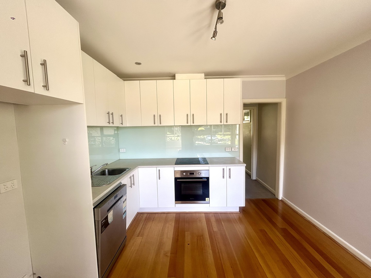 2 Devenish Rd, Boronia, VIC 3155, Boronia - Thumbnail 3