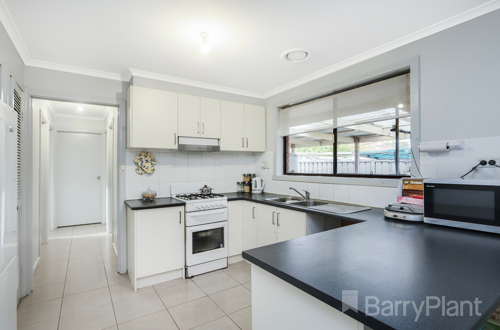 2 Droitwich Crescent, Deer Park, VIC 3023, Deer Park - Thumbnail 4