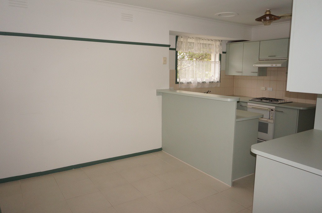 2 Drysdale Street, Sunbury, VIC 3429 - Thumbnail 2 - 25/11/2021