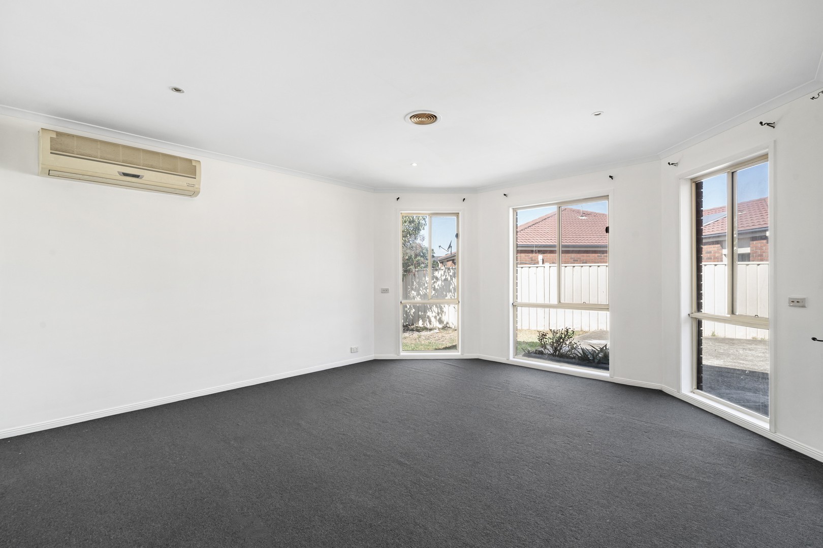 2 Edgeware Close, Point Cook, VIC 3030, Point Cook - Thumbnail 5