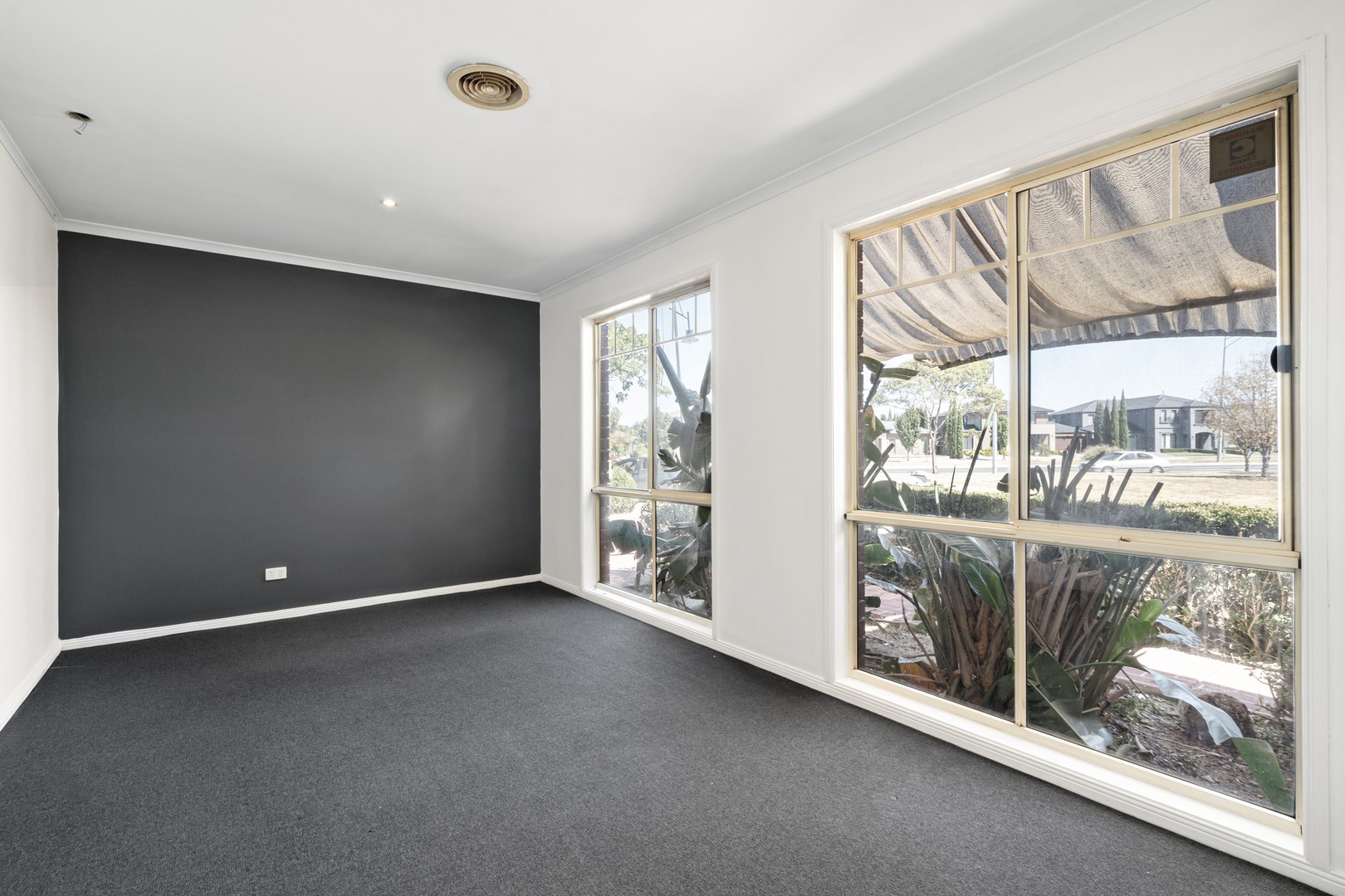 2 Edgeware Close, Point Cook, VIC 3030, Point Cook - Thumbnail 8
