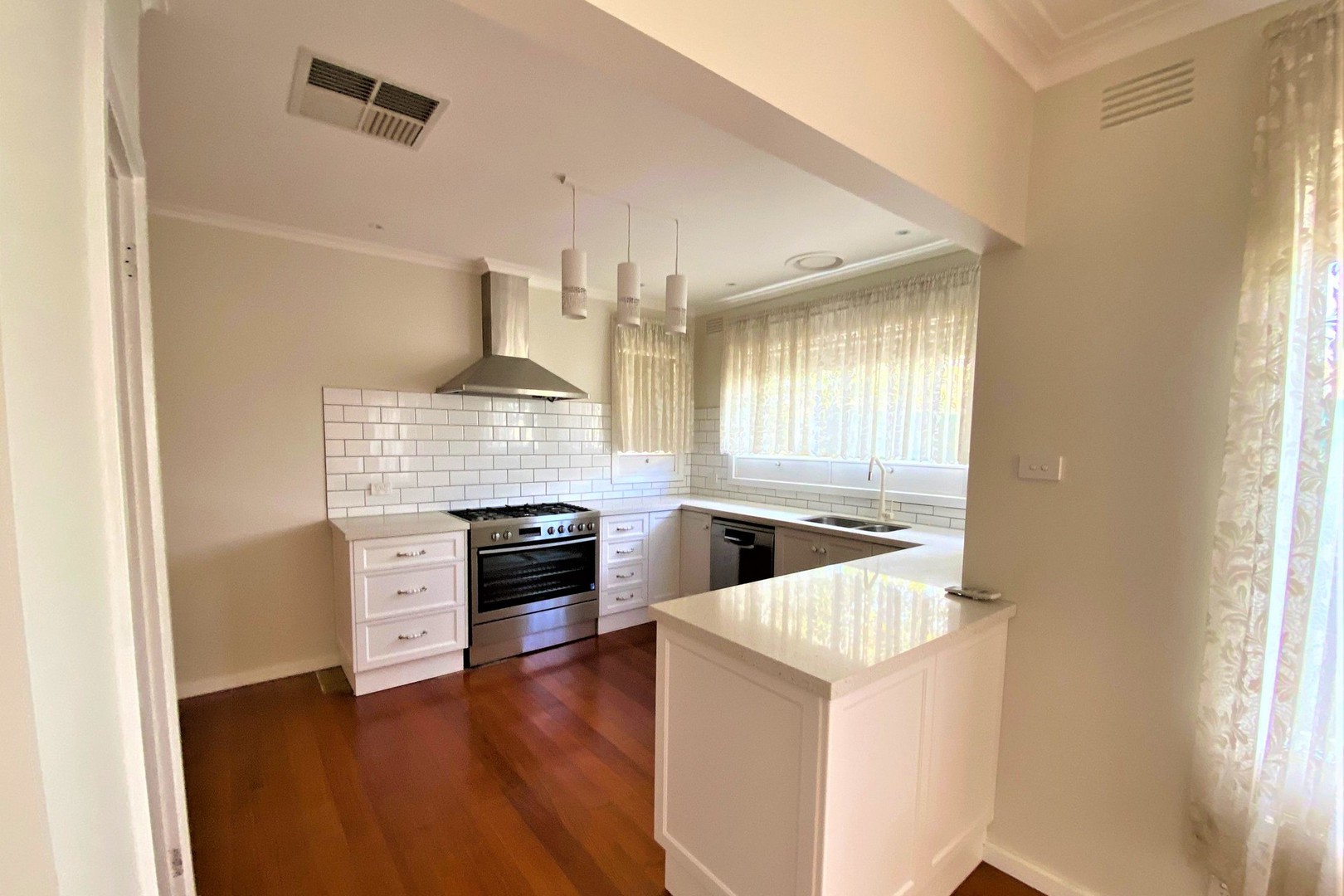 2 Emil Court, Melton, VIC 3337, Melton - Thumbnail 4