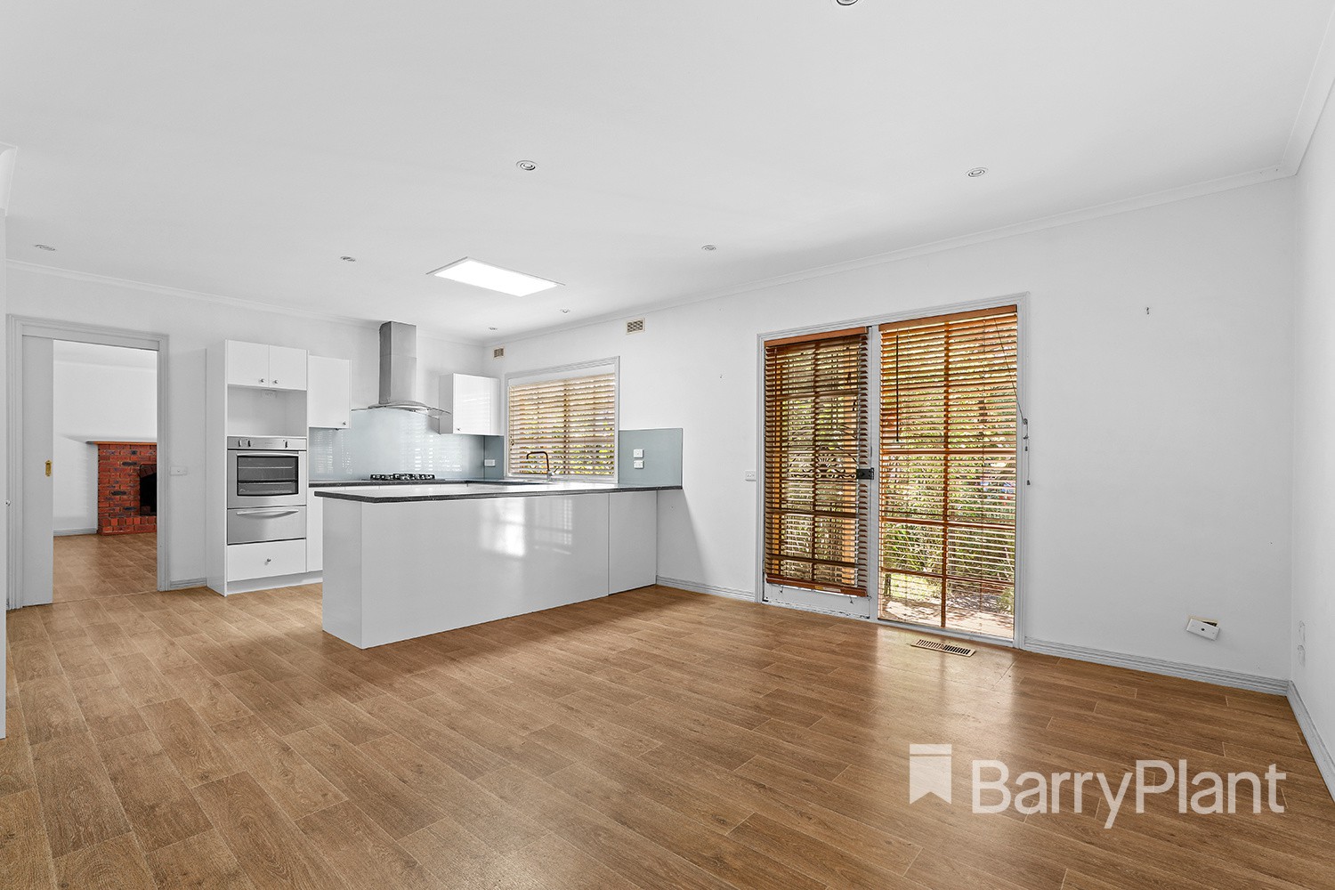2 Emma Place, Dingley Village, VIC 3172, Dingley Village - Thumbnail 3