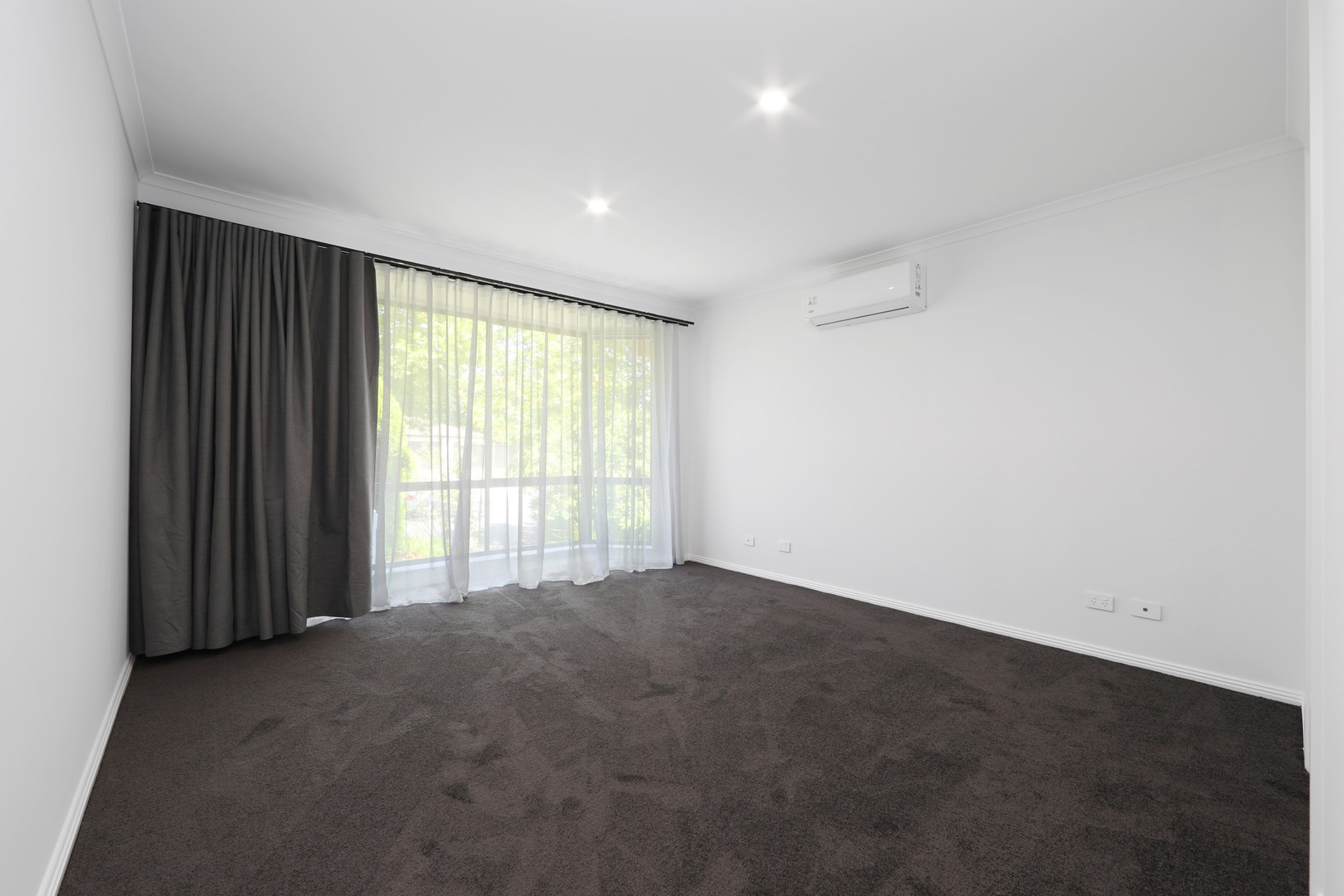 2 Emperor Place, Rowville, VIC 3178 - Thumbnail 2 - 10/12/2025