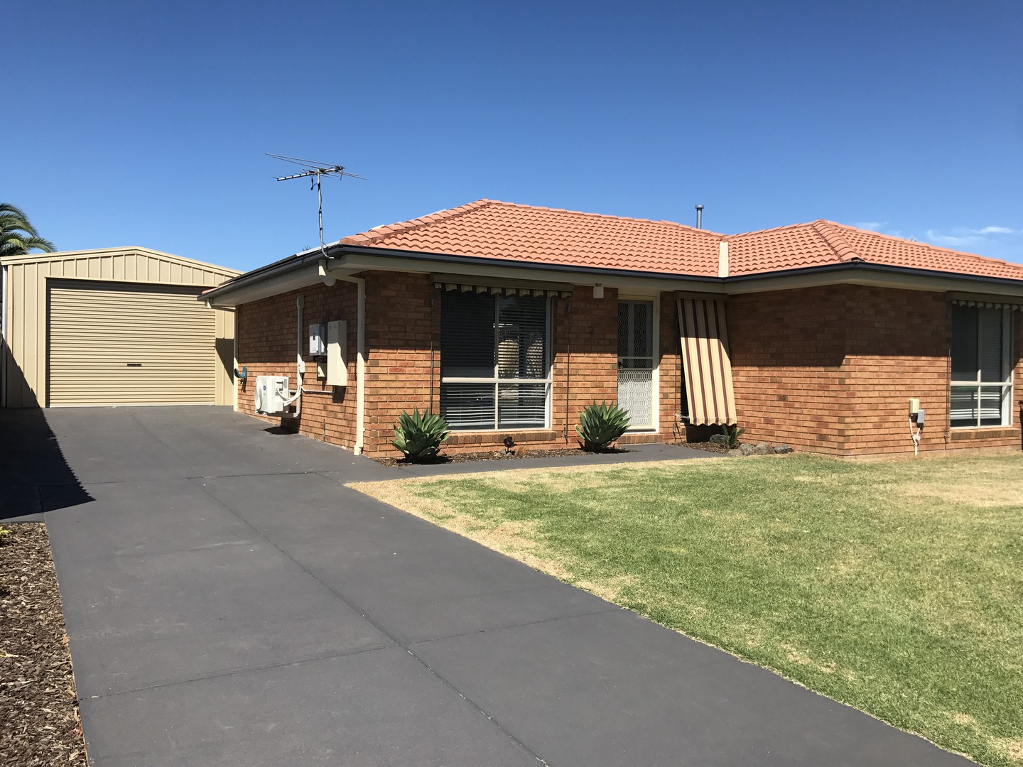 2 Englefield Court, Werribee, VIC 3030, Werribee - Thumbnail 4
