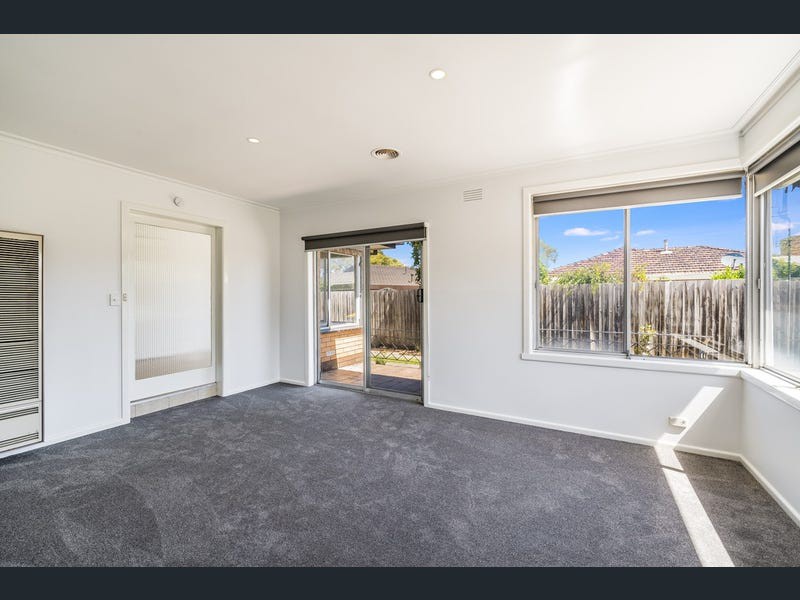 2 Englewood Court, Belmont, VIC 3216 - Thumbnail 2 - 21/11/2024