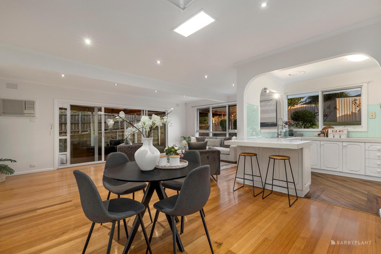 2 Erin Court, Doncaster, VIC 3108, Doncaster - Thumbnail 5
