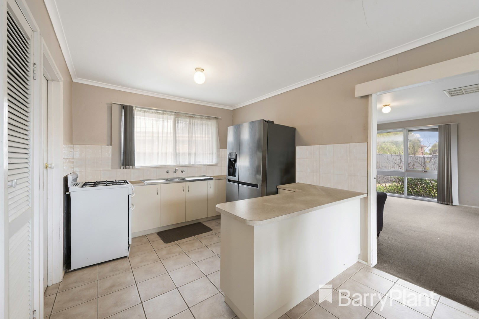 2 Fernberg Place, Melton West, VIC 3337, Melton West - Thumbnail 2