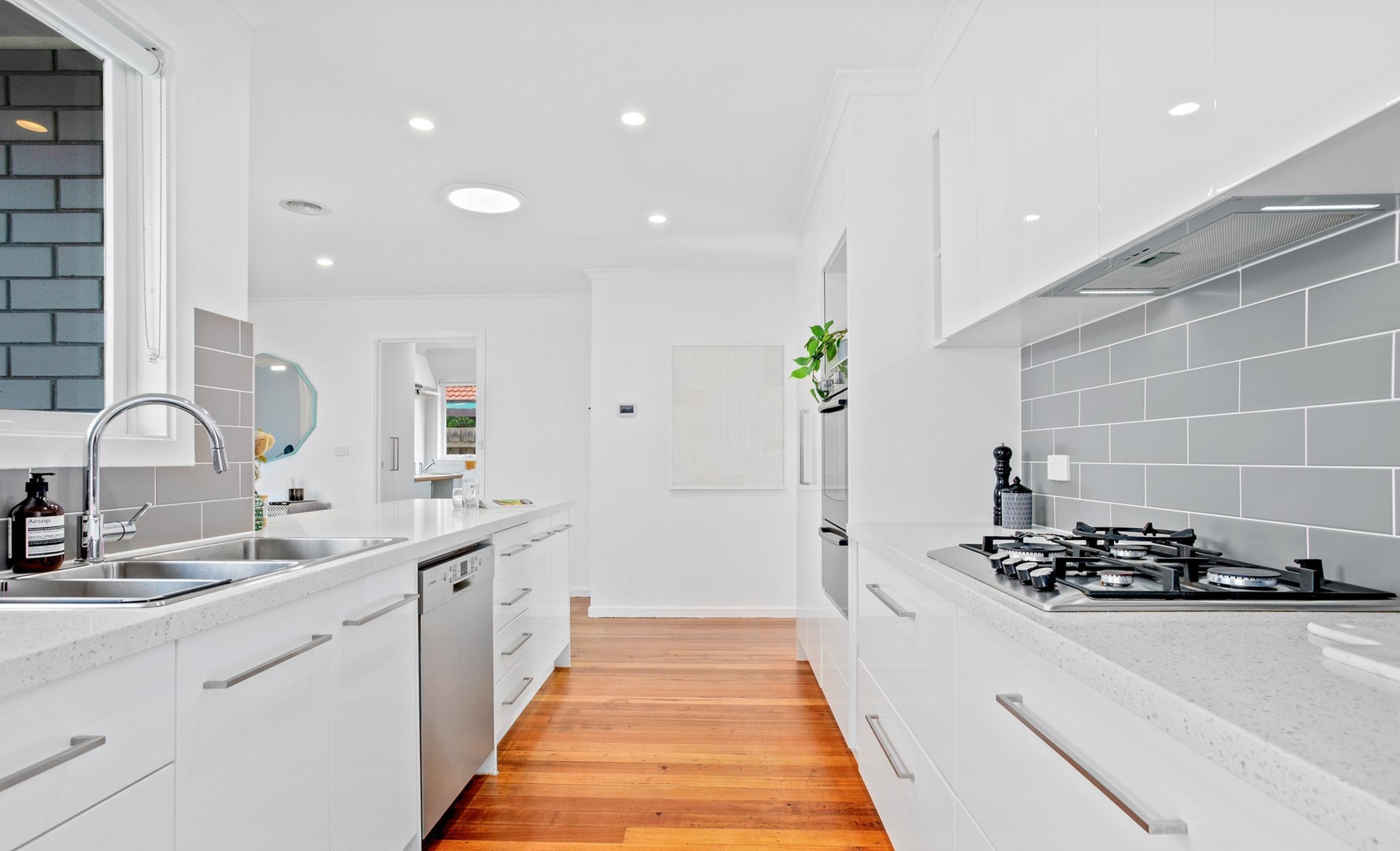 2 Fiddian Court, Altona Meadows, VIC 3028 - Thumbnail 1 - 05/08/2024