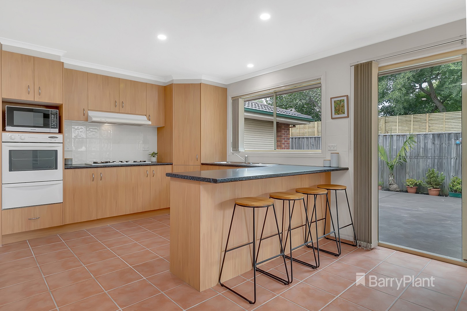 2 Flying Fox Terrace, South Morang, VIC 3752, South Morang - Thumbnail 3