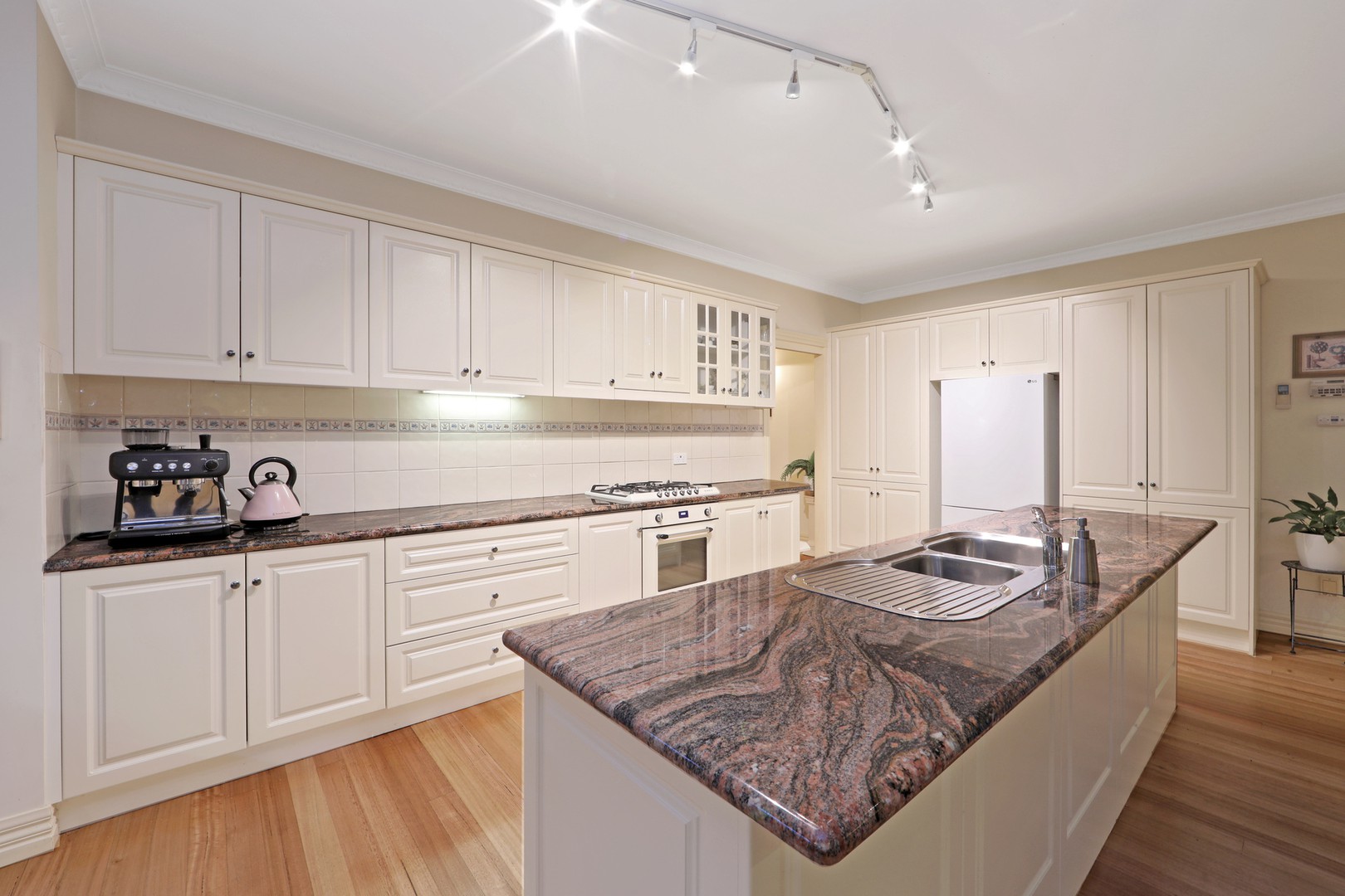 2 Forrest Hill Grove, Lysterfield South, VIC 3156, Lysterfield South - Thumbnail 2